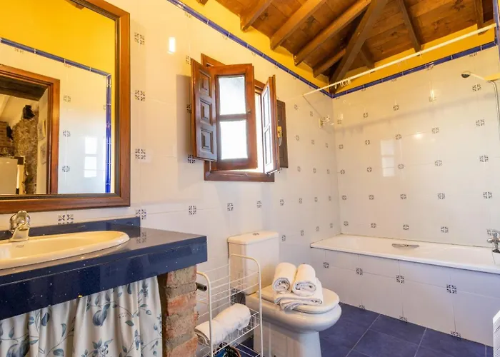 La Casona Del Cura 1, Hortensia * Palacion