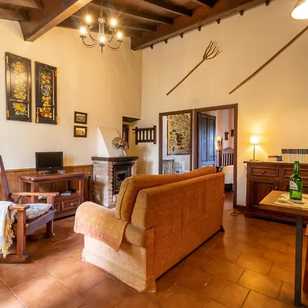 Ferienhaus La Casona Del Cura 1, Hortensia Palacion