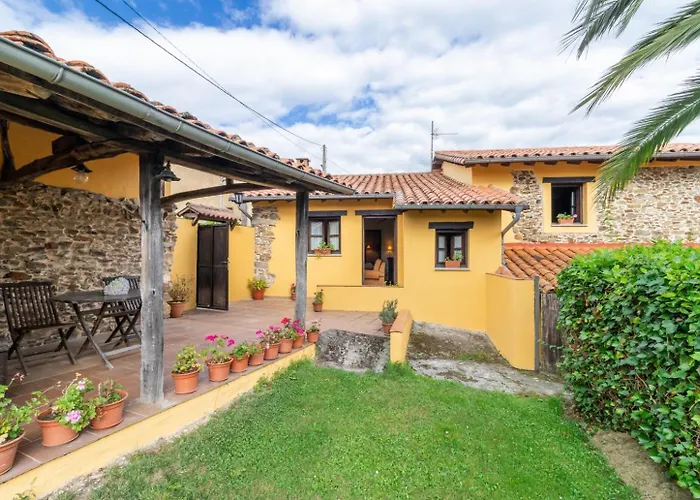 La Casona Del Cura 1, Hortensia Nyaraló *